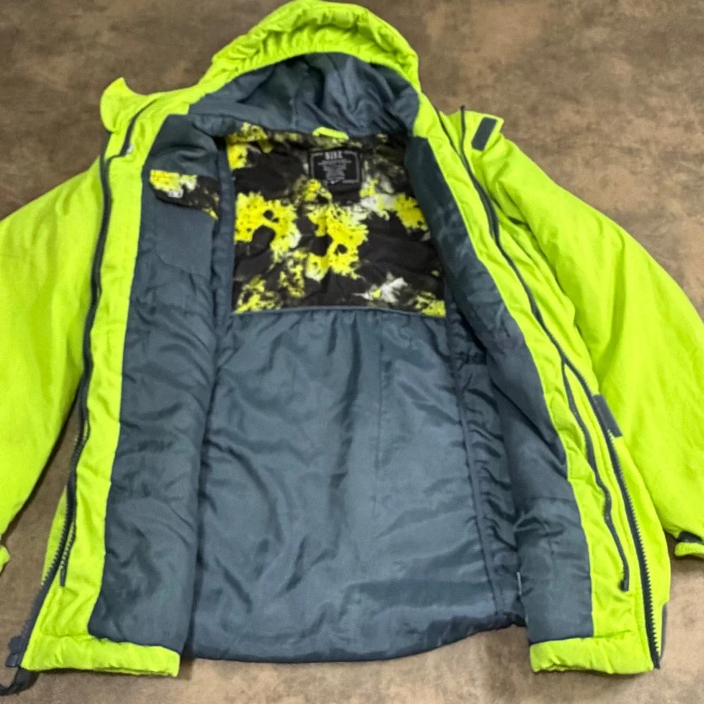 Nike hooded puffer